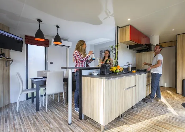 Campeggio Domaine Les Oréades - Maeva Sélection 5*